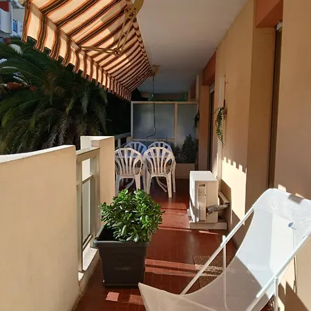 F2 Piscine A St Raphael Apartment *