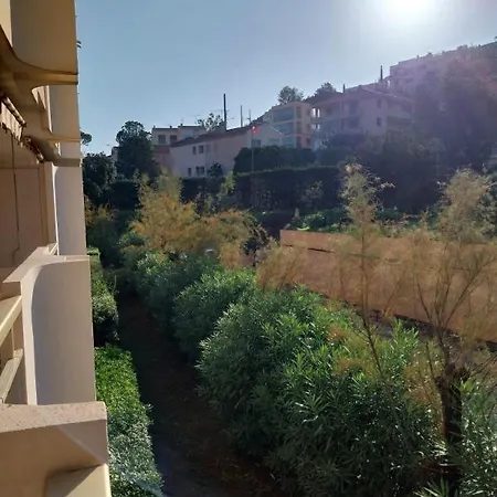 F2 Piscine A St Raphael Saint-Raphael (Var)