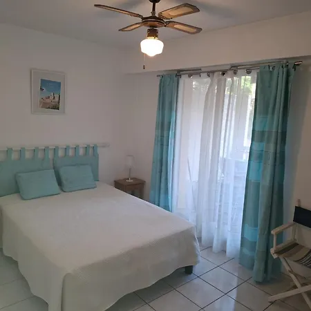F2 Piscine A St Raphael Apartment *